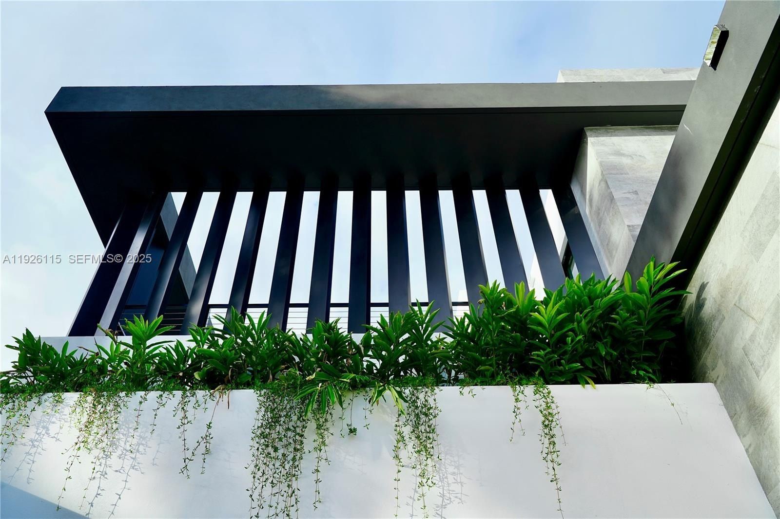 1041 N Venetian Dr. Miami, FL 33139