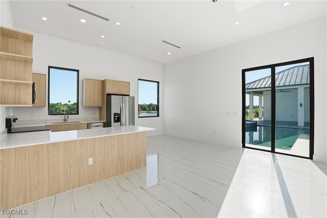 2532 Caloosa Shores Dr. Labelle, FL 33935