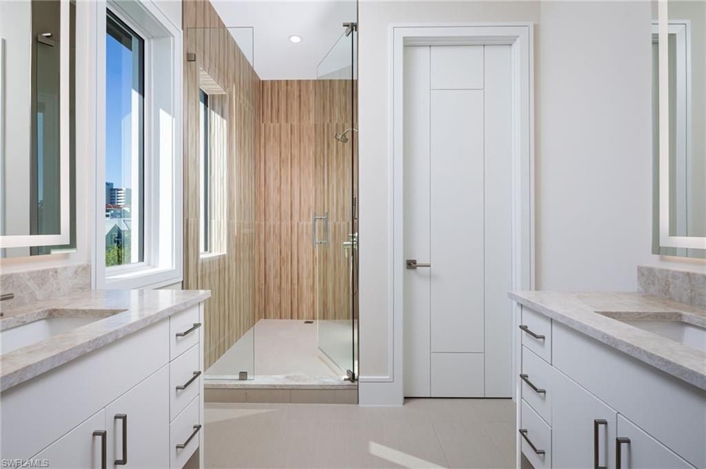 223 Bayview. Naples, FL 34108