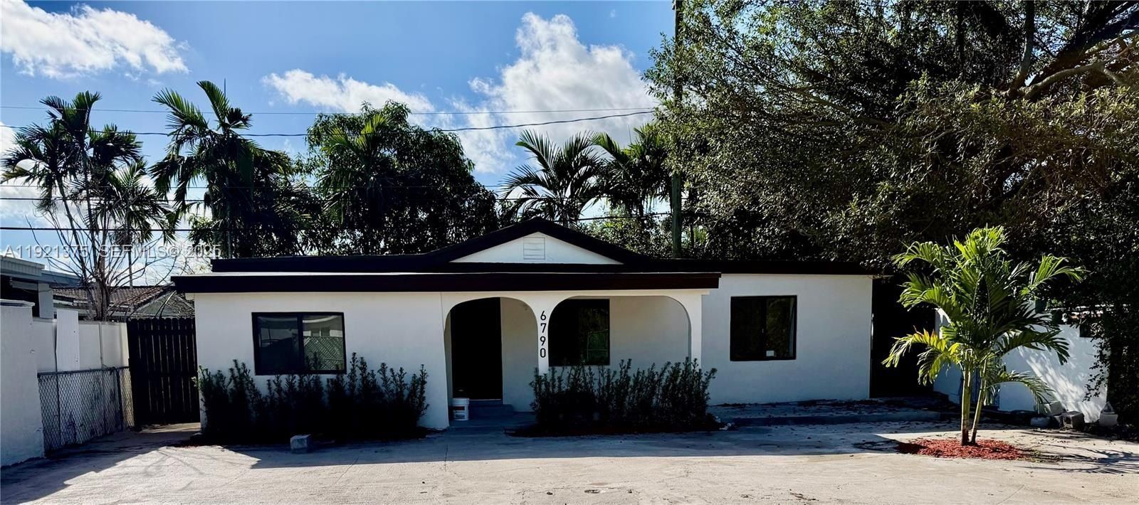 6790 Sw 25Th Ter. Miami, FL 33155