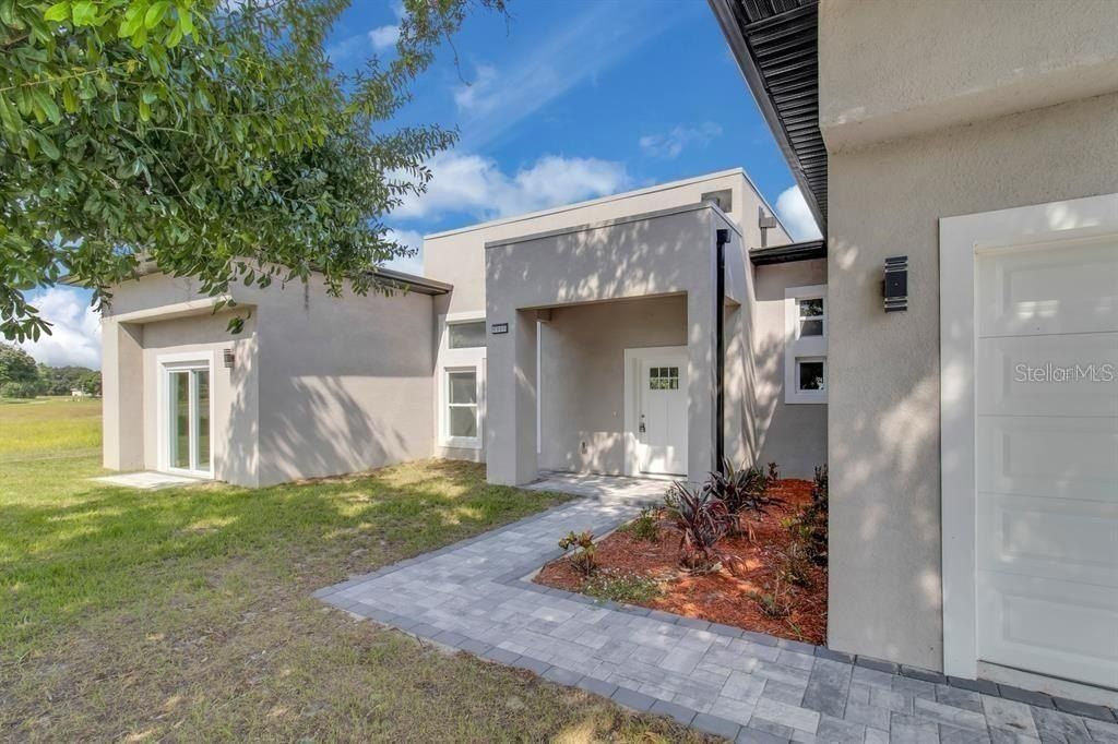 6805 Heavitree Drive. Sebring, FL 33876