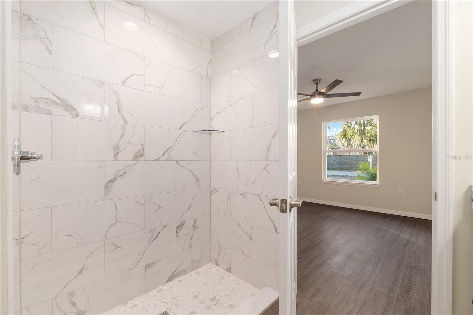 725 Se 10Th Place. Ocala, FL 34471