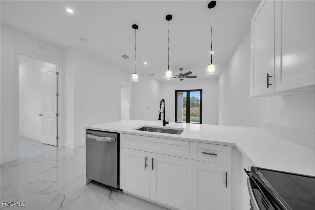 521523 Lillon Avenue S. Lehigh Acres, FL 33974