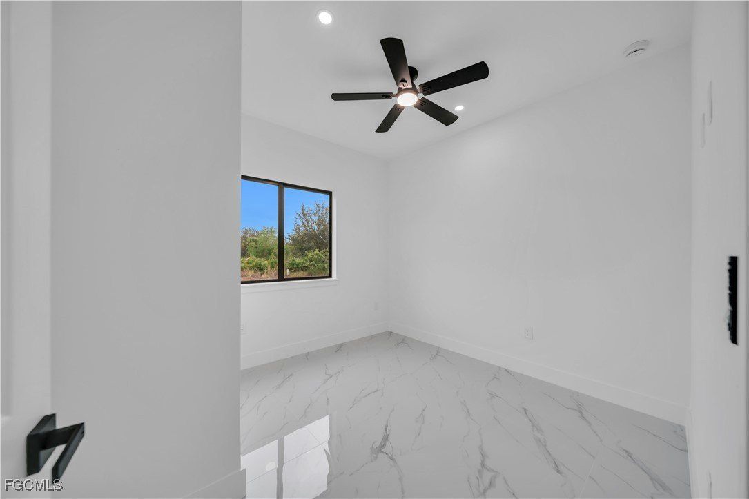 907 E 9Th Street. Lehigh Acres, FL 33972