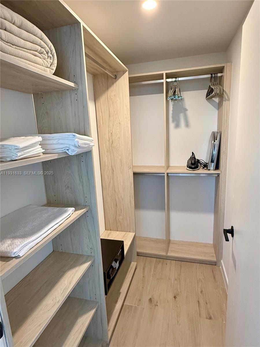 225 N Miami Ave. Miami, FL 33128