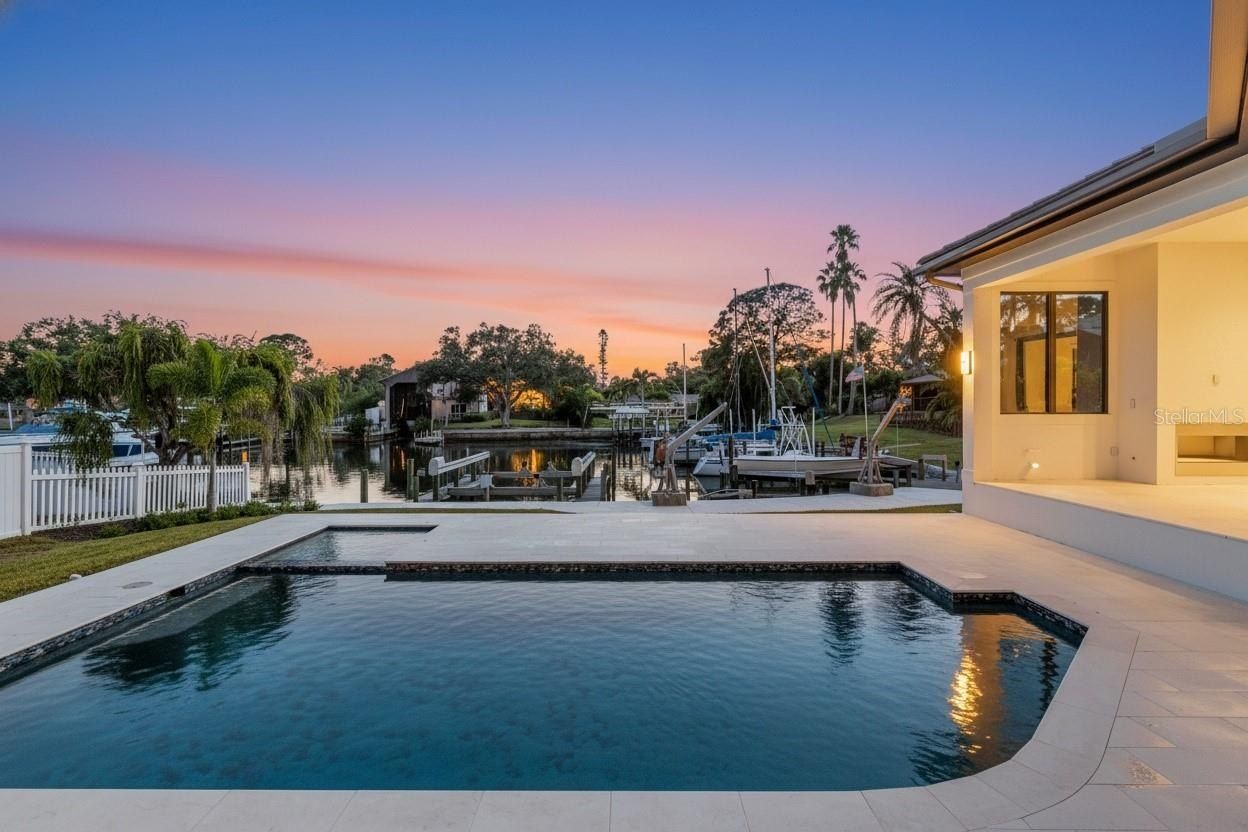 7125 Westmoreland Drive. Sarasota, FL 34243