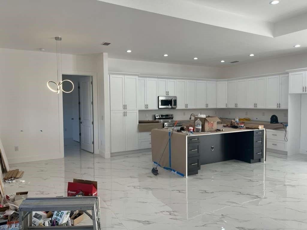 811 Dartmouth. Lehigh Acres, FL 33974