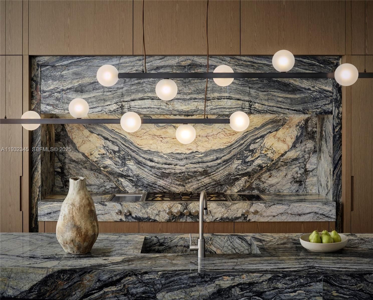 1413 N Venetian Way. Miami, FL 33139