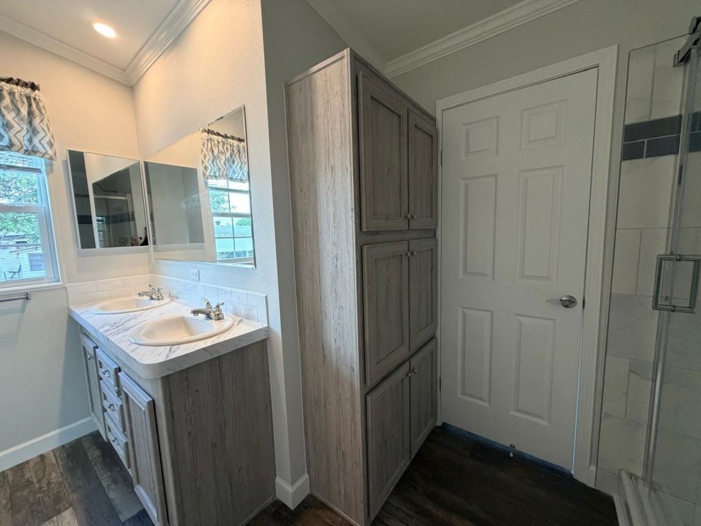 3447 SW 50Th Lane E12. Davie, FL 33314