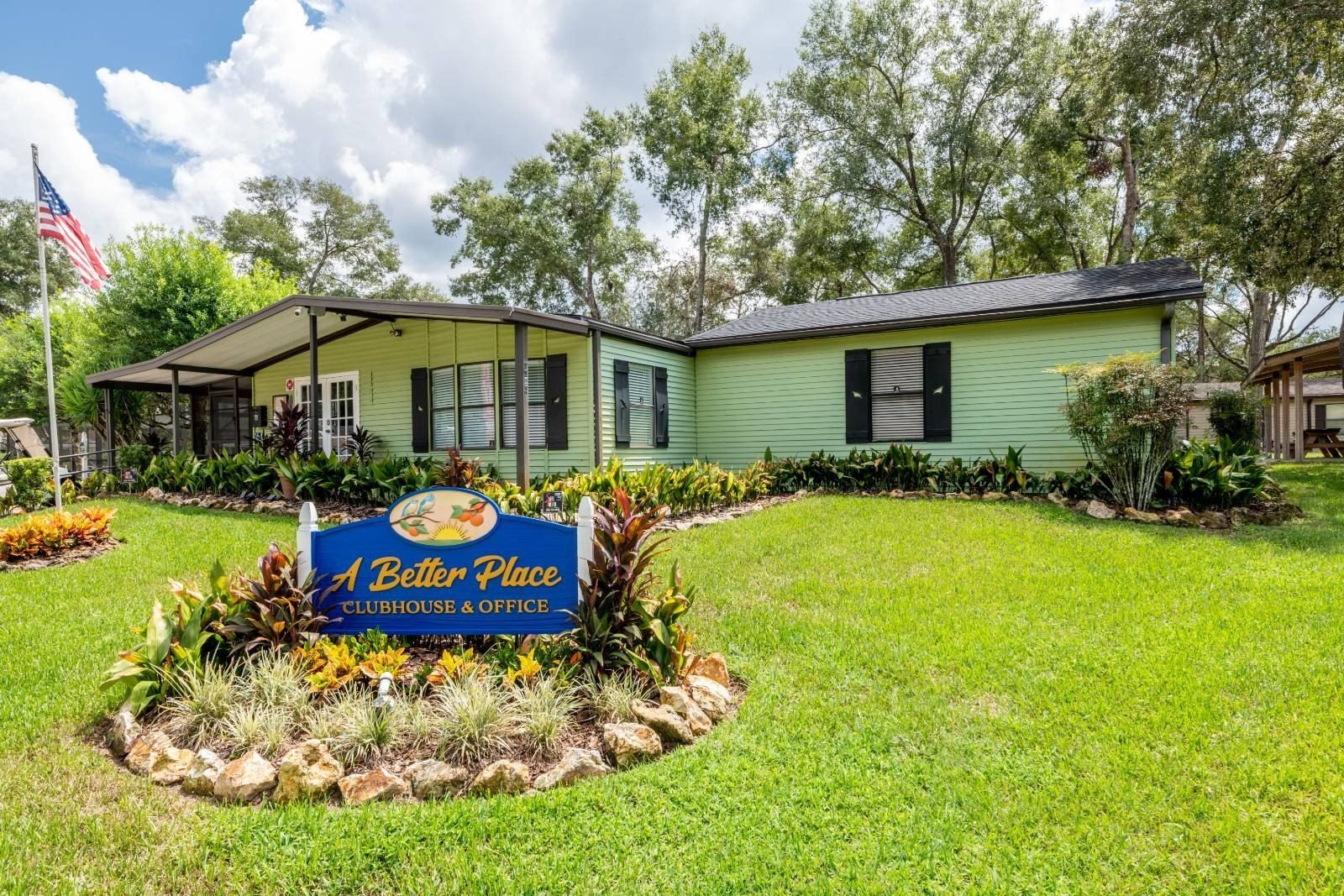 904 Pine Bark. Deland, FL 32724