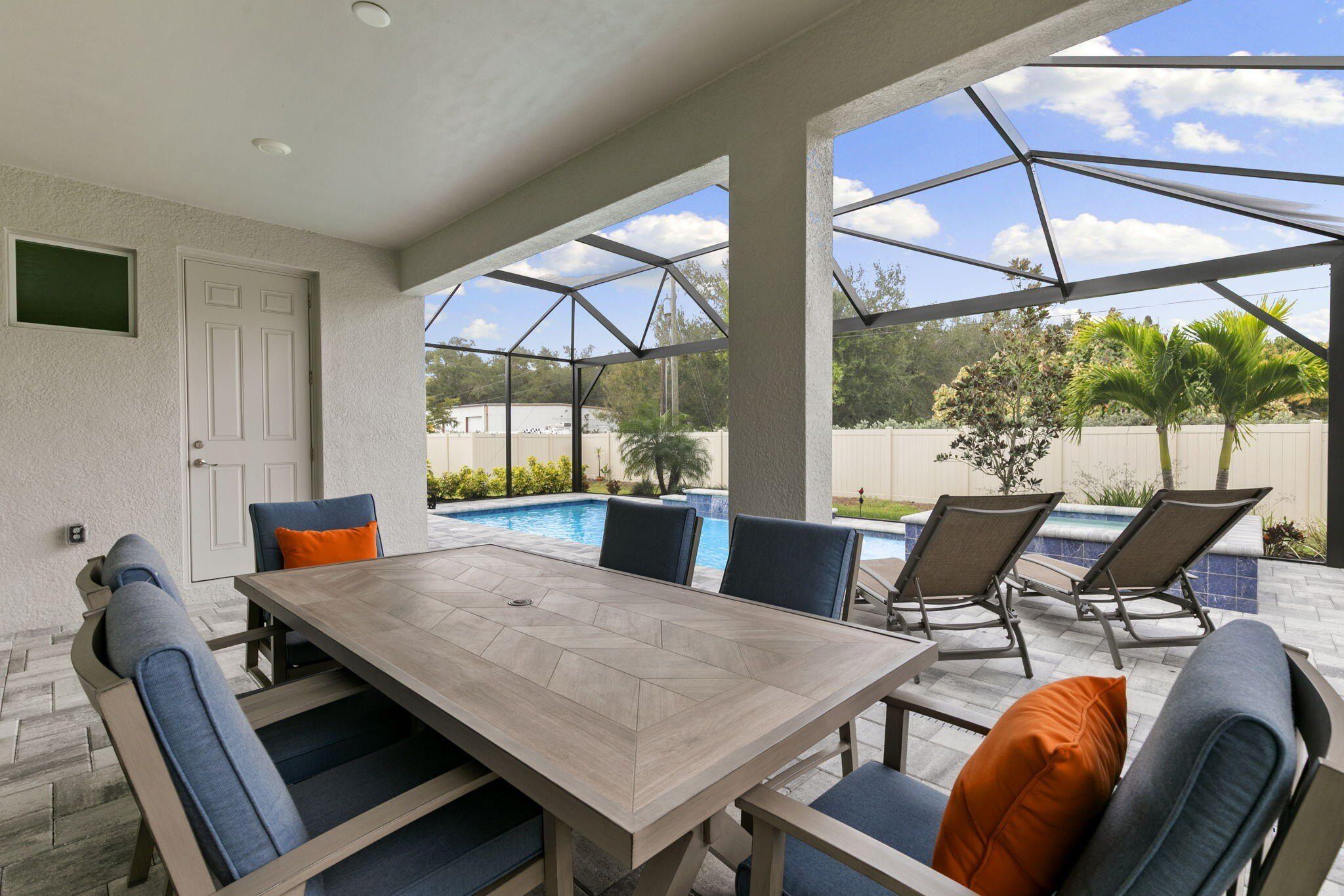 387 Grace Bay Lane. Naples, FL 34114