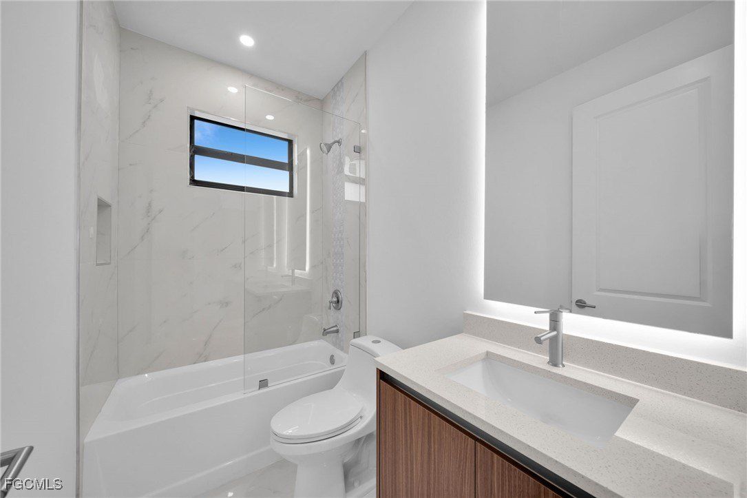 1007 Nw 23Rd Avenue. Cape Coral, FL 33993