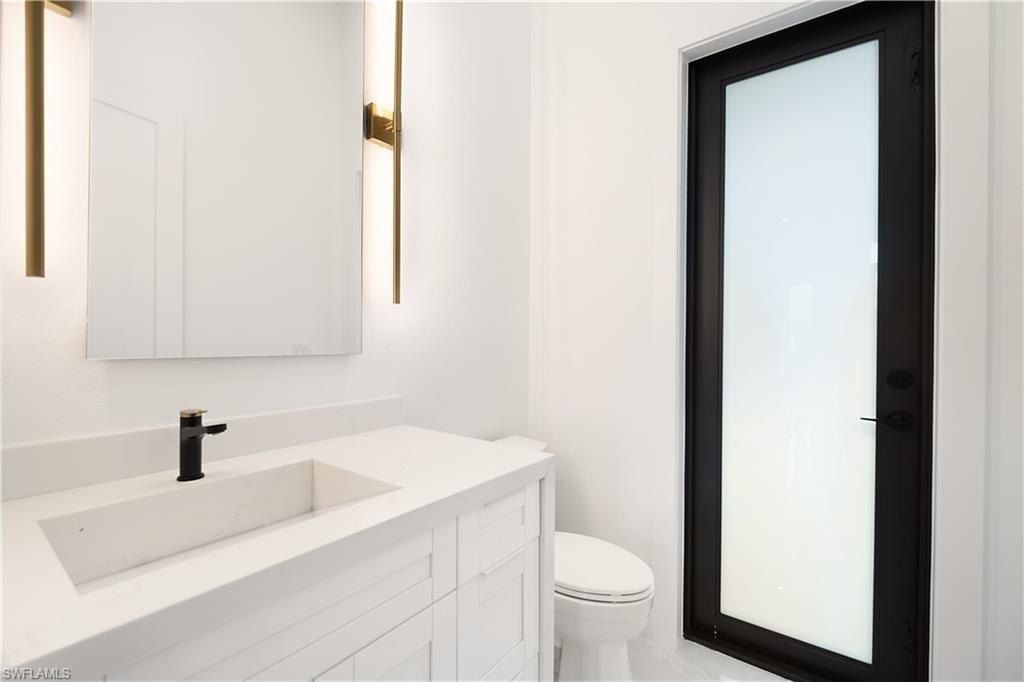 705 16Th. Naples, FL 34120