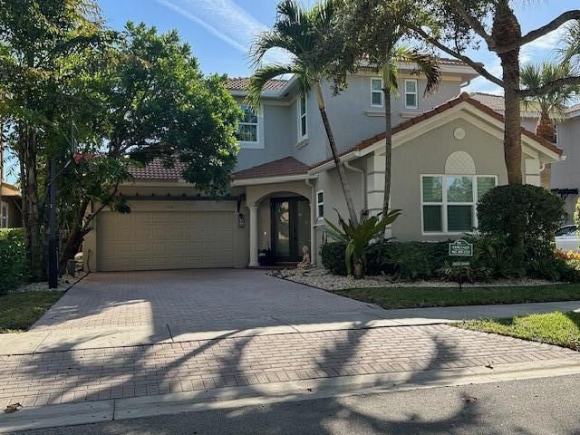 104 Via Azurra. Jupiter, FL 33458