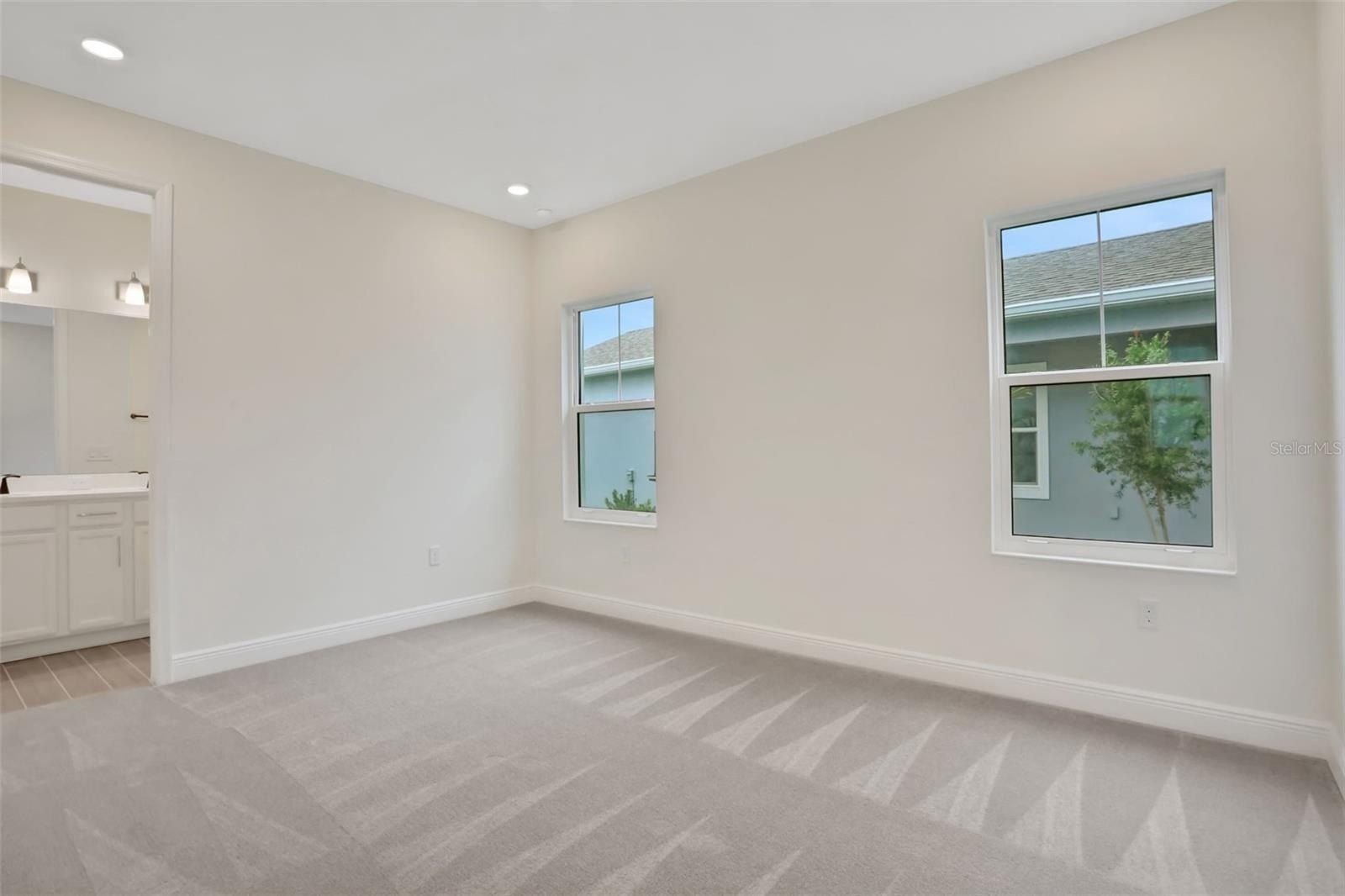 145 Thorne Lane. Lakewood Ranch, FL 34240