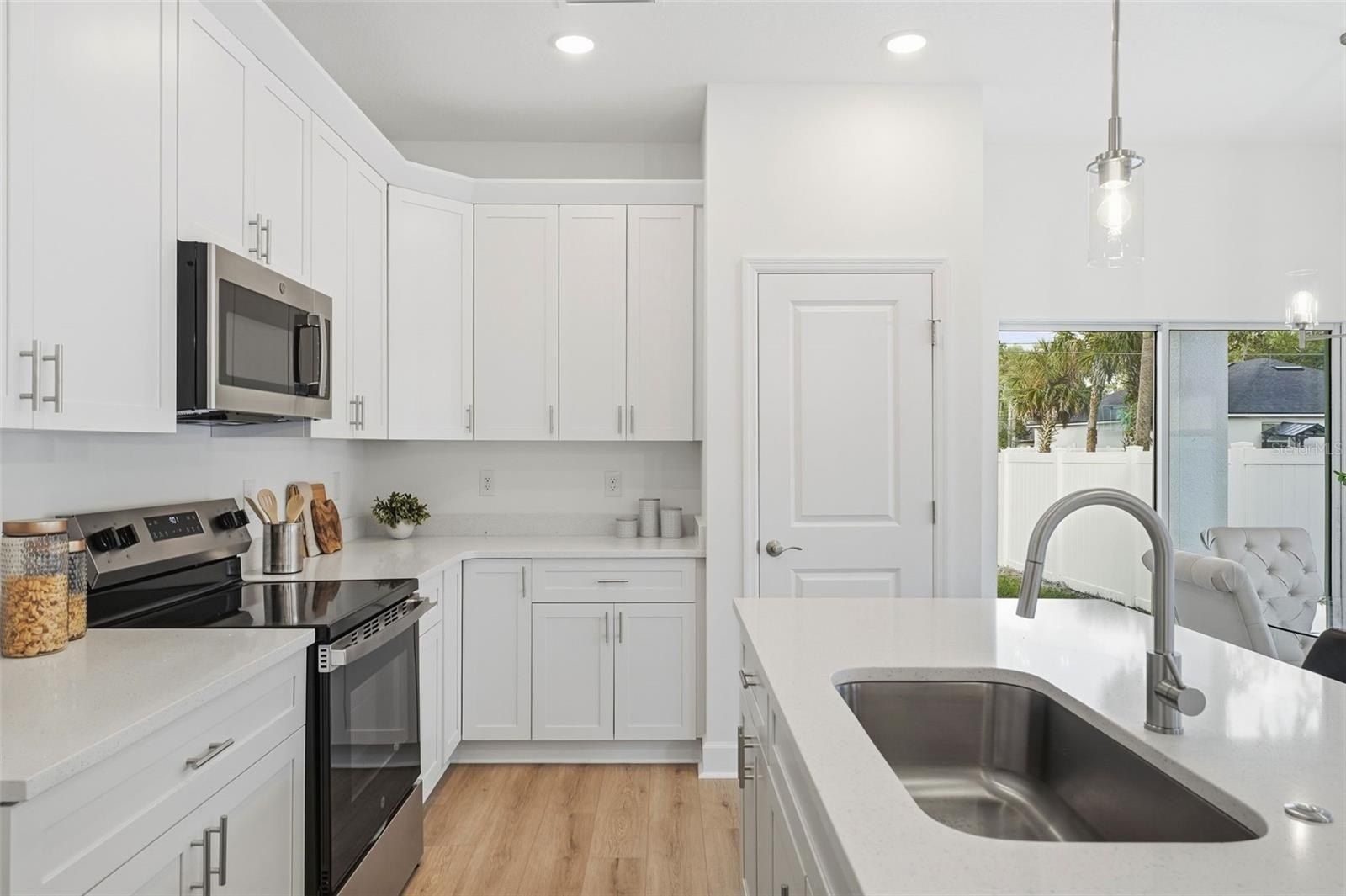 1512 W 8Th Street. Sanford, FL 32771