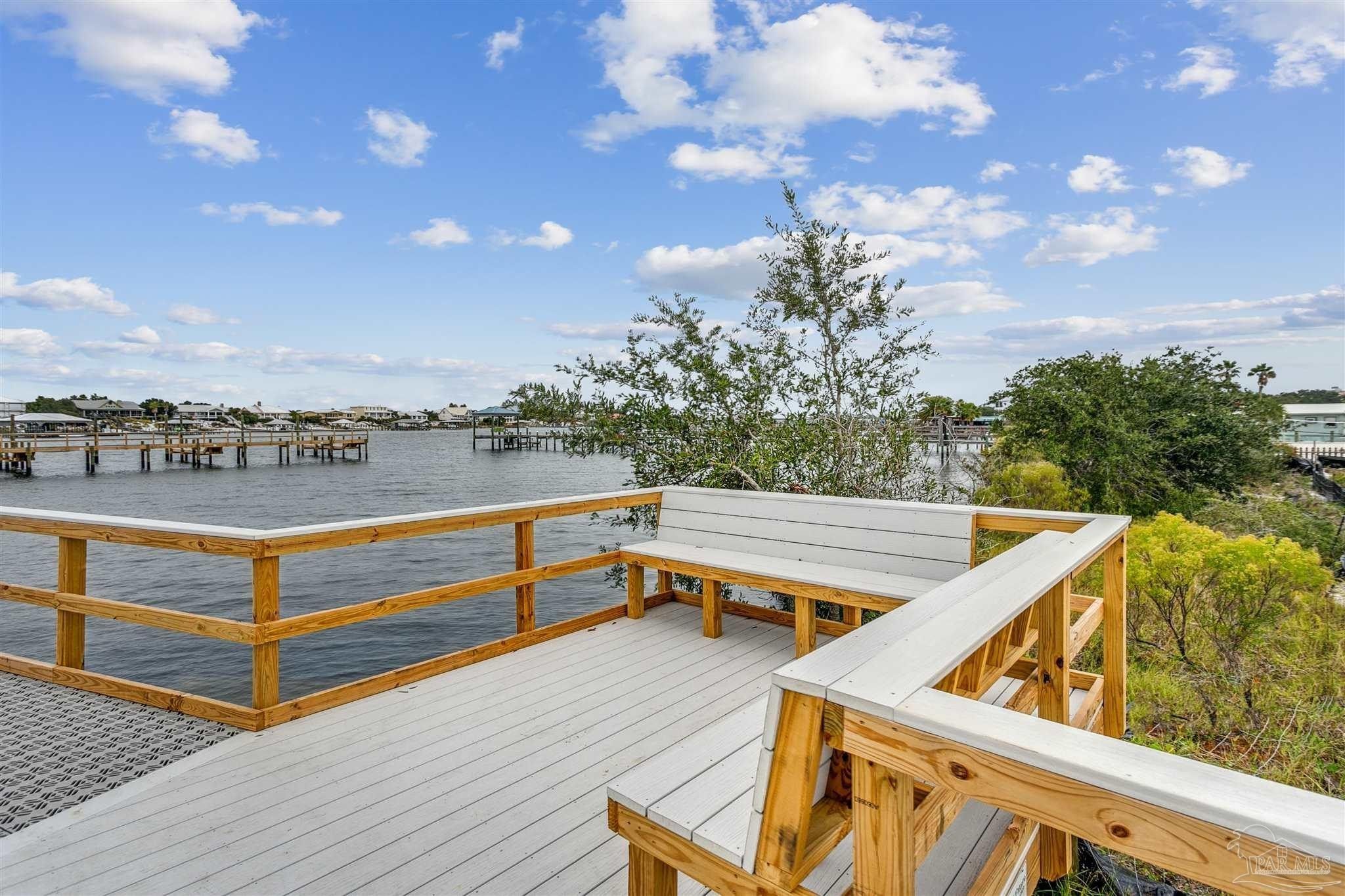 212 Clipper Dr. Pensacola, FL 32507