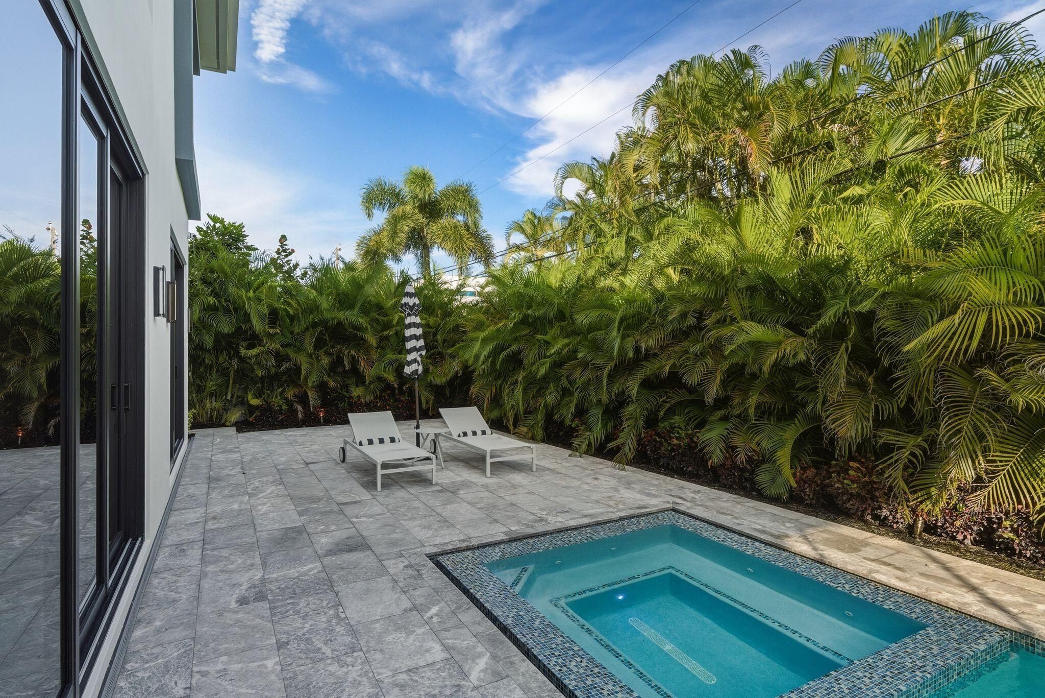 1050 Ne 3Rd Avenue. Boca Raton, FL 33432