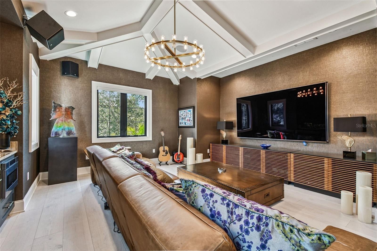 2915 W Harbor View Avenue. Tampa, FL 33611