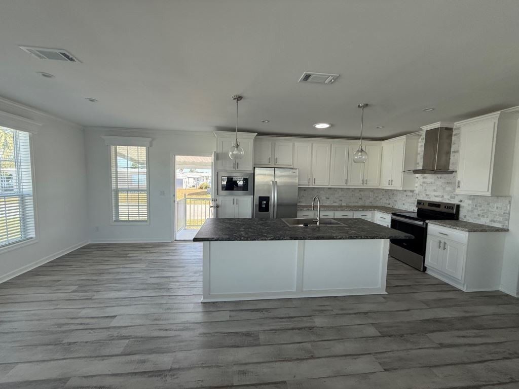 7432 Sandcastle Drive. Ellenton, FL 34222