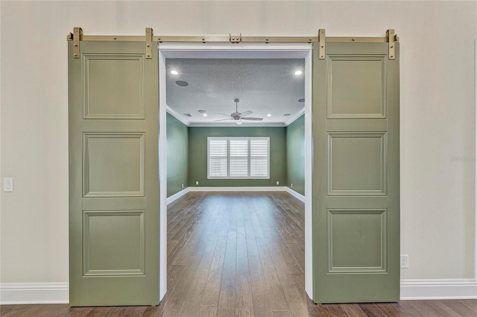 6221 Isla Del Ray Avenue. Sarasota, FL 34240