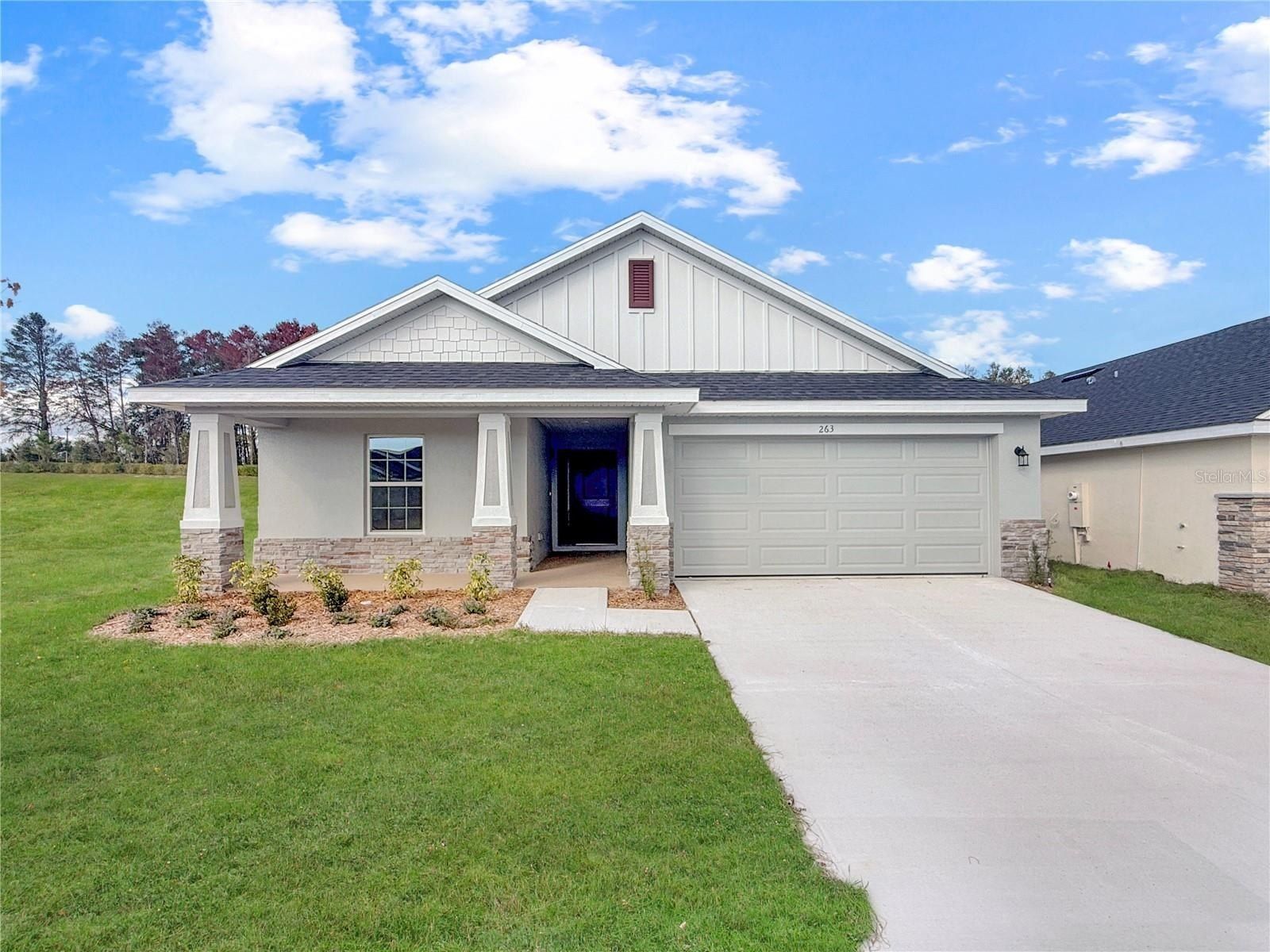 263 Verny Grove Lane Lane. Leesburg, FL 34748