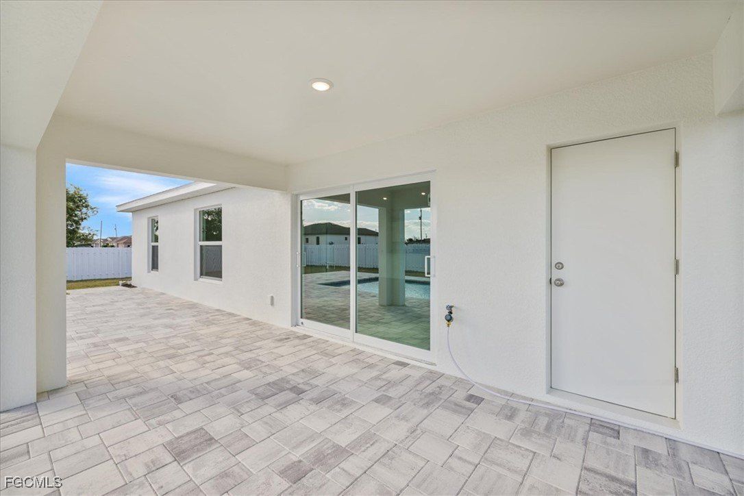 1926 Nw 16Th Terrace. Cape Coral, FL 33993