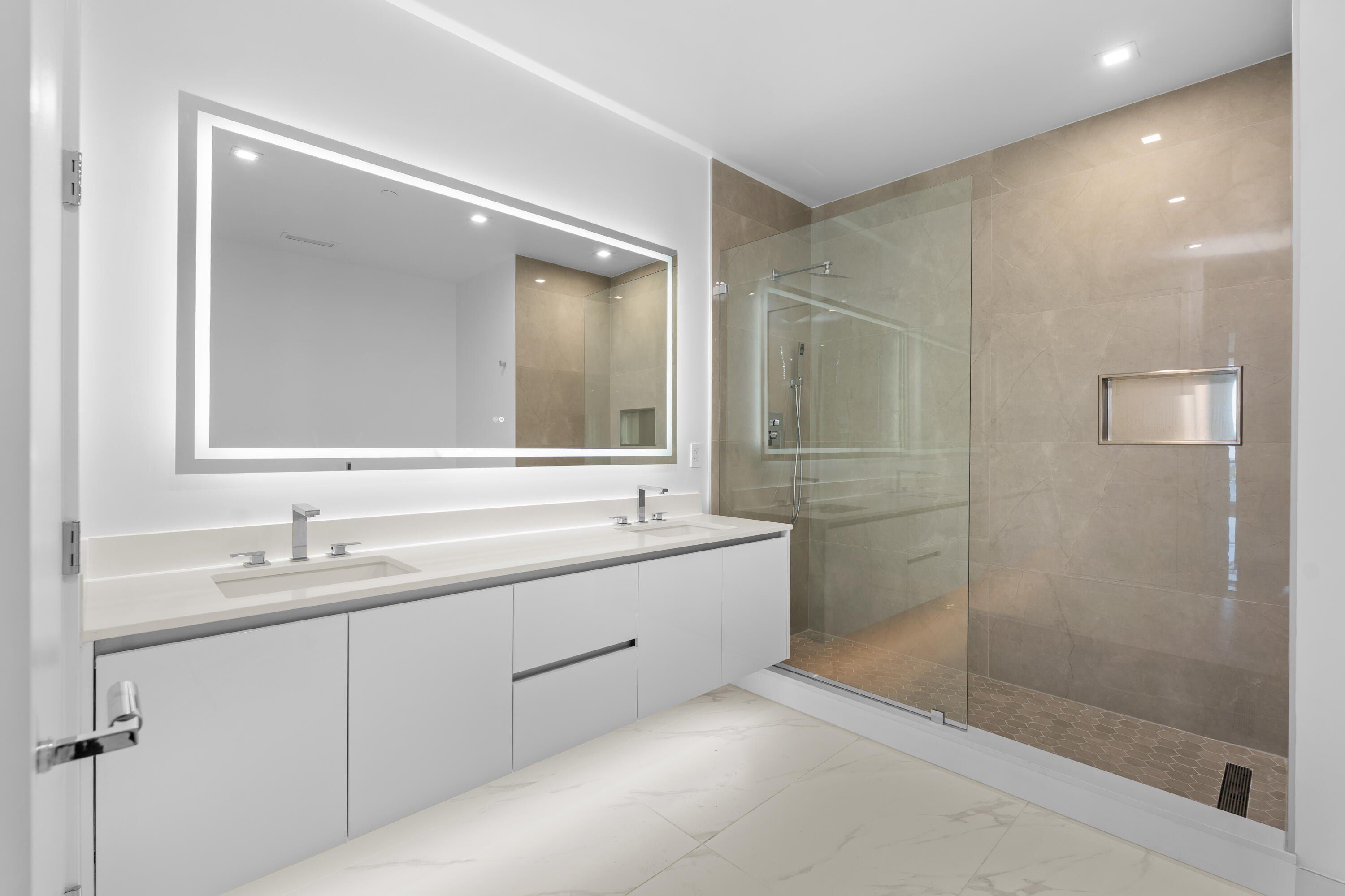 220 Lake Shore Drive. Lake Park, FL 33403