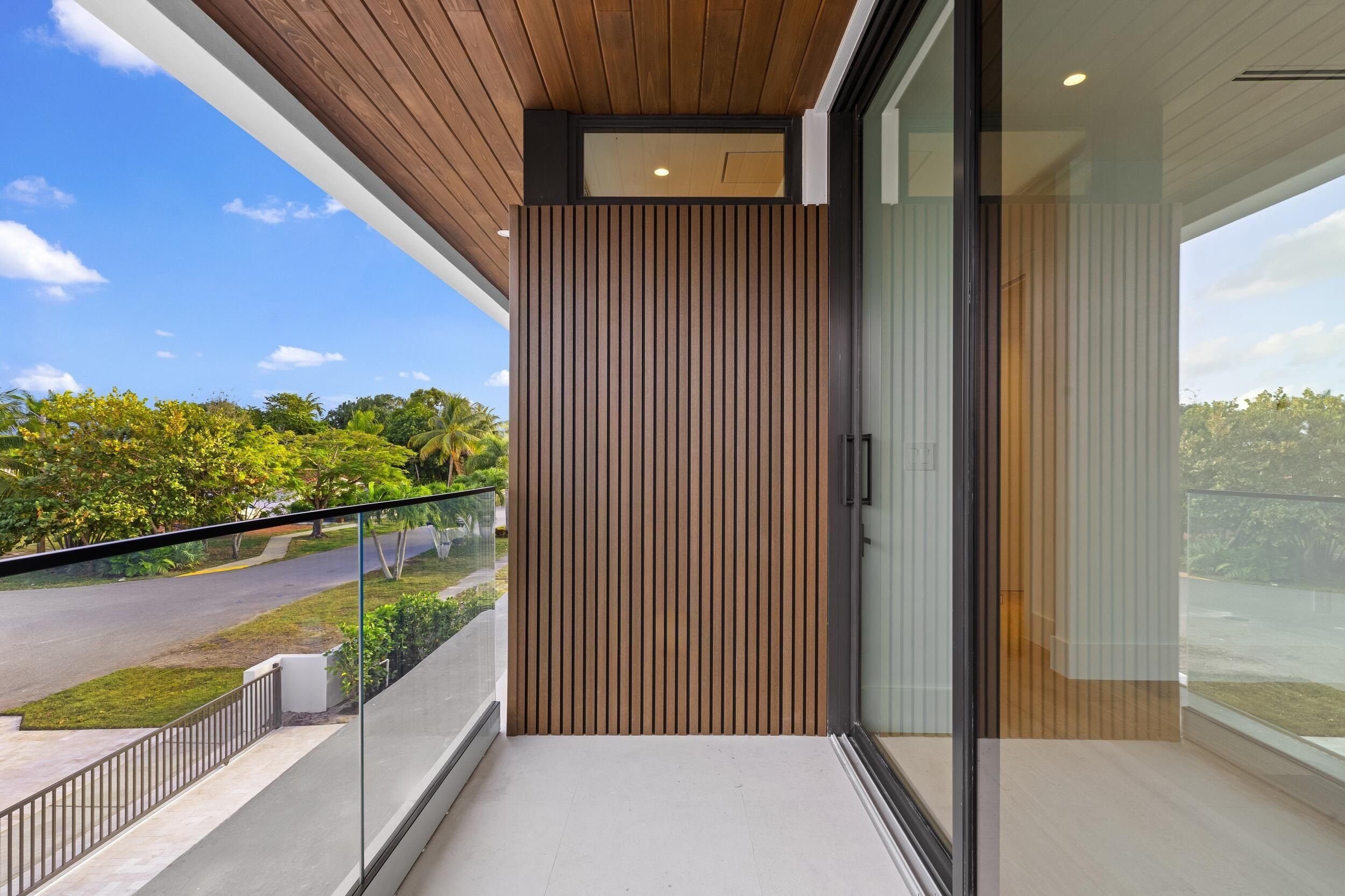 1099 Ne 4Th Avenue. Boca Raton, FL 33432