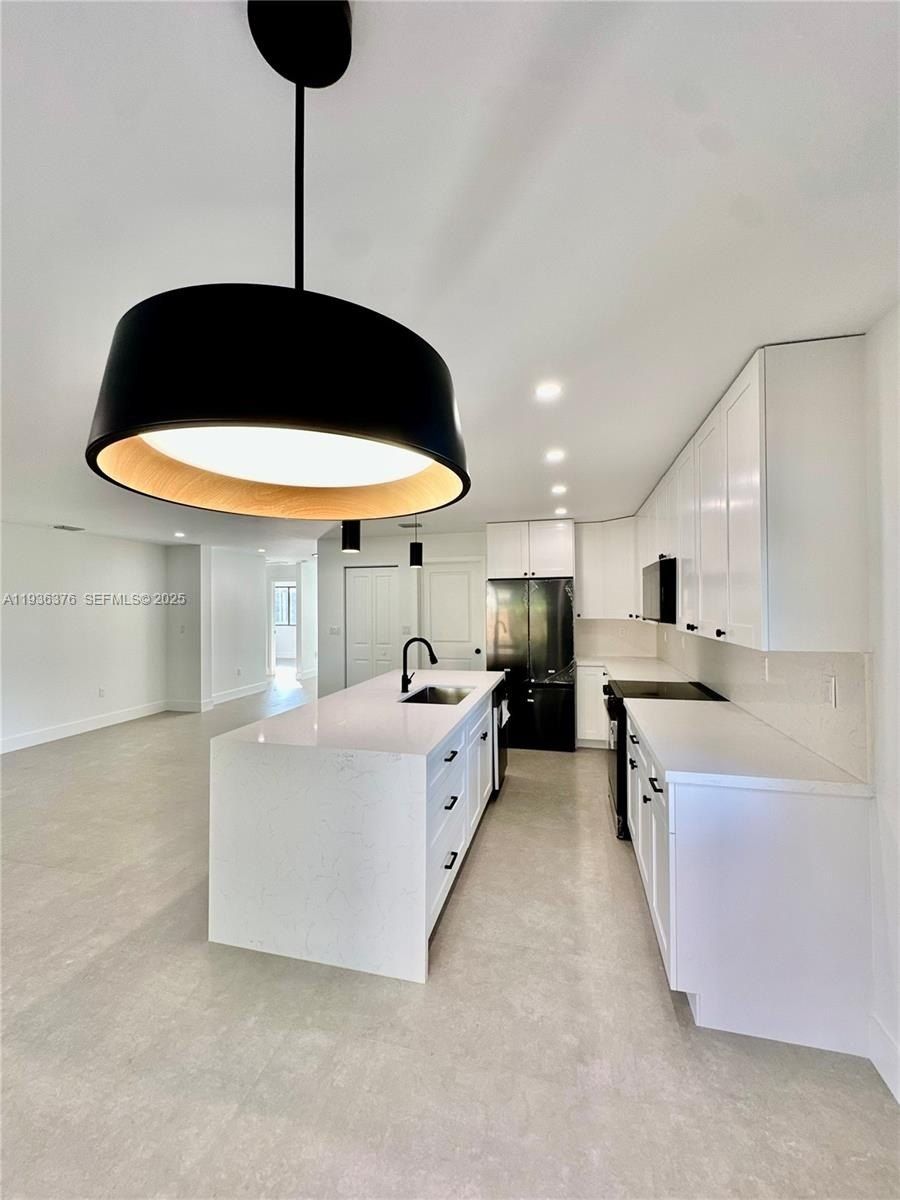 6421 Sw 59Th Ave. South Miami, FL 33143