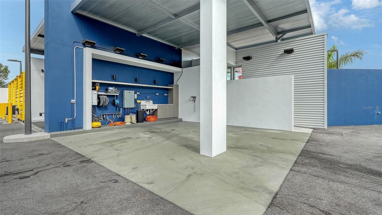 8100 Ciboney Court. Sarasota, FL 34240