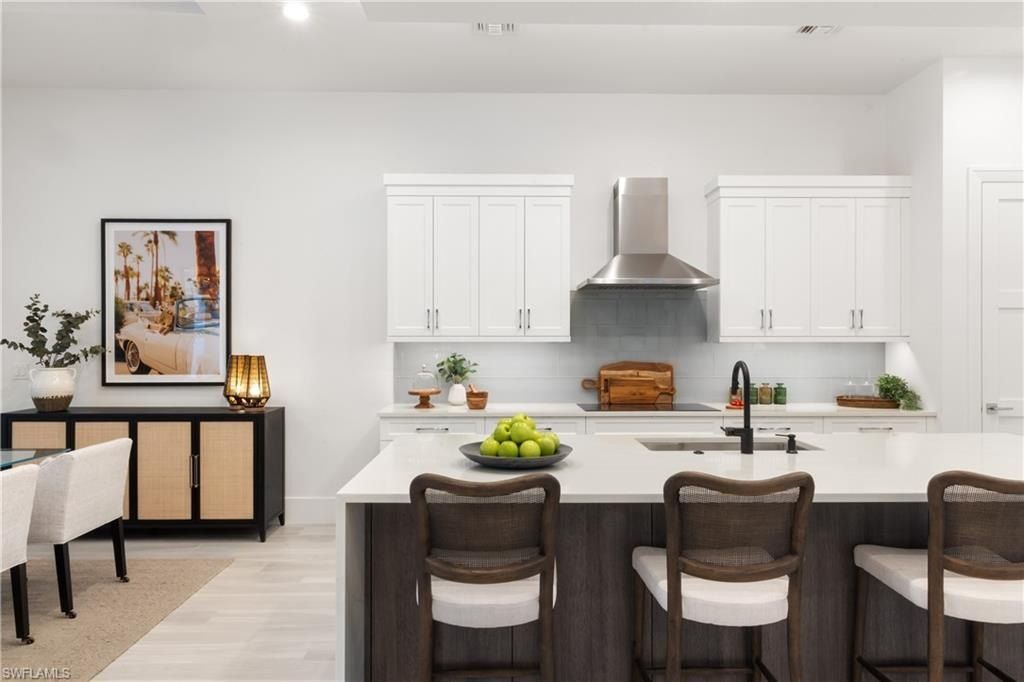 4221 7Th. Naples, FL 34119