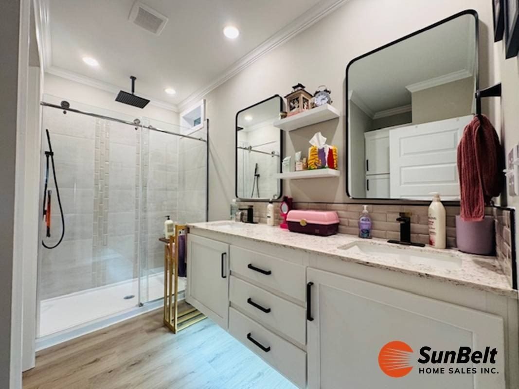 3605 Umbrella Tree Lane. Oxford, FL 34484