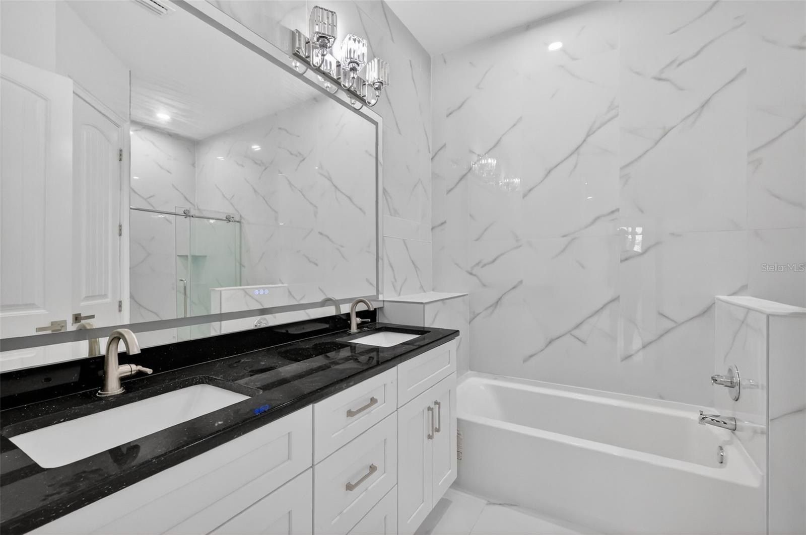 588 Dowling Circle. Lady Lake, FL 32159