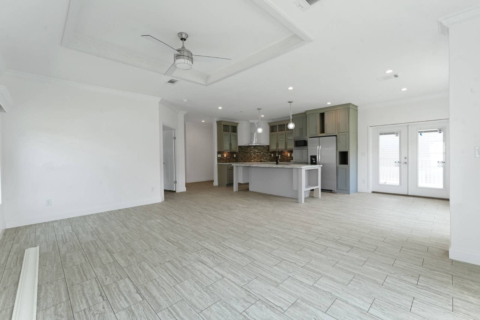 3109 Walden Shores Loop. Lake Wales, FL 33898