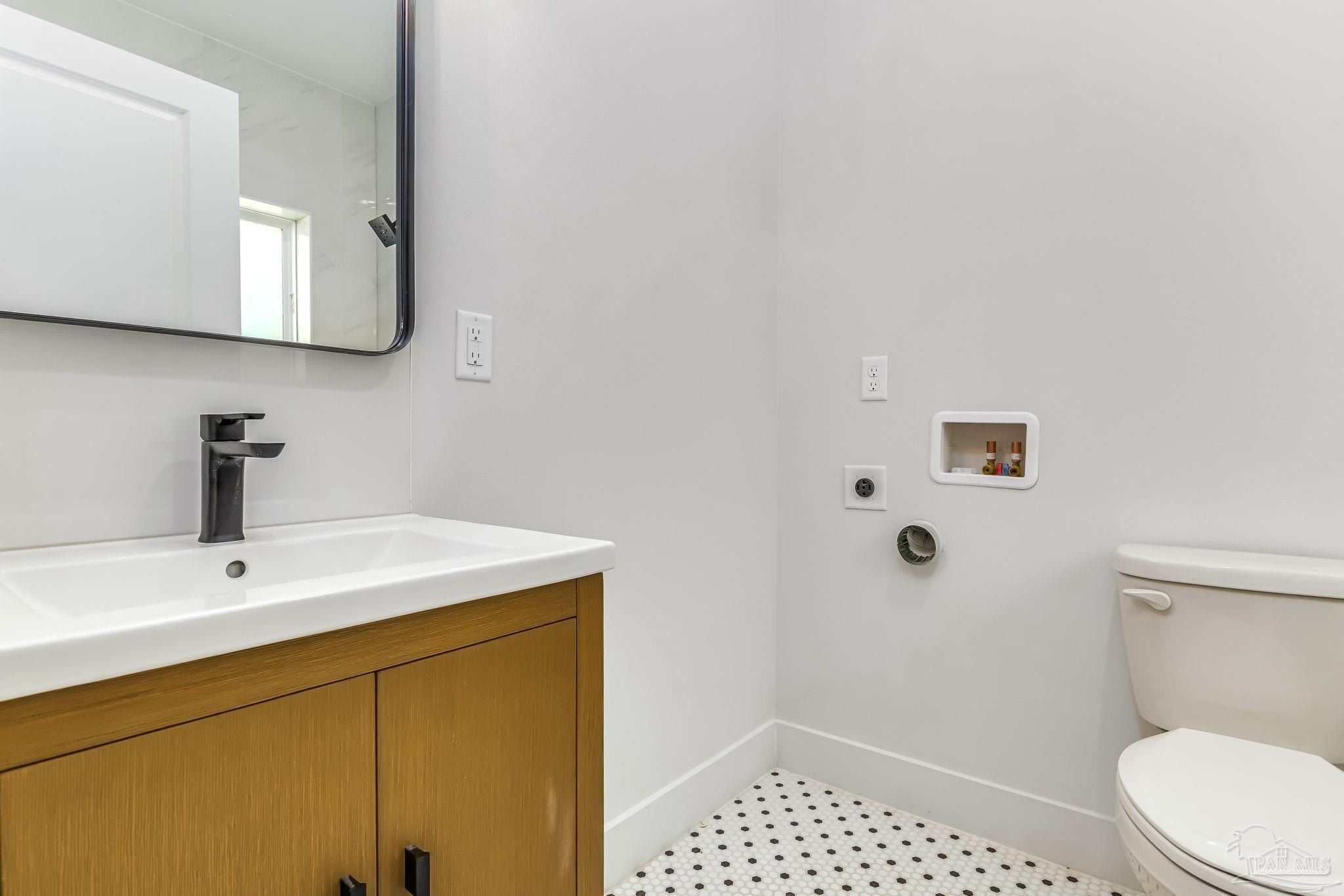 919  917 W Lloyd St. Pensacola, FL 32501