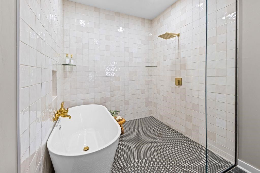 4904 Lester Road. Tallahassee, FL 32317