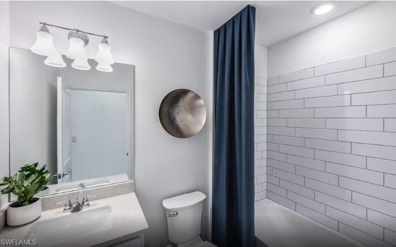 4699 Espiritu. Ave Maria, FL 34142