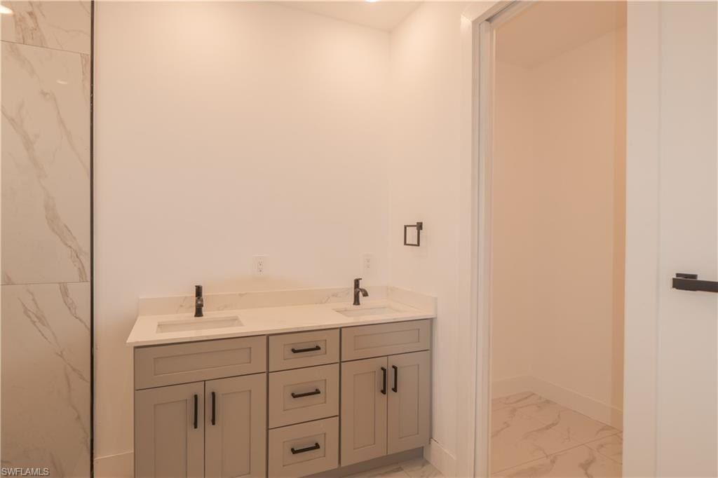 2045 Carver Ave. Fort Myers, FL 33916