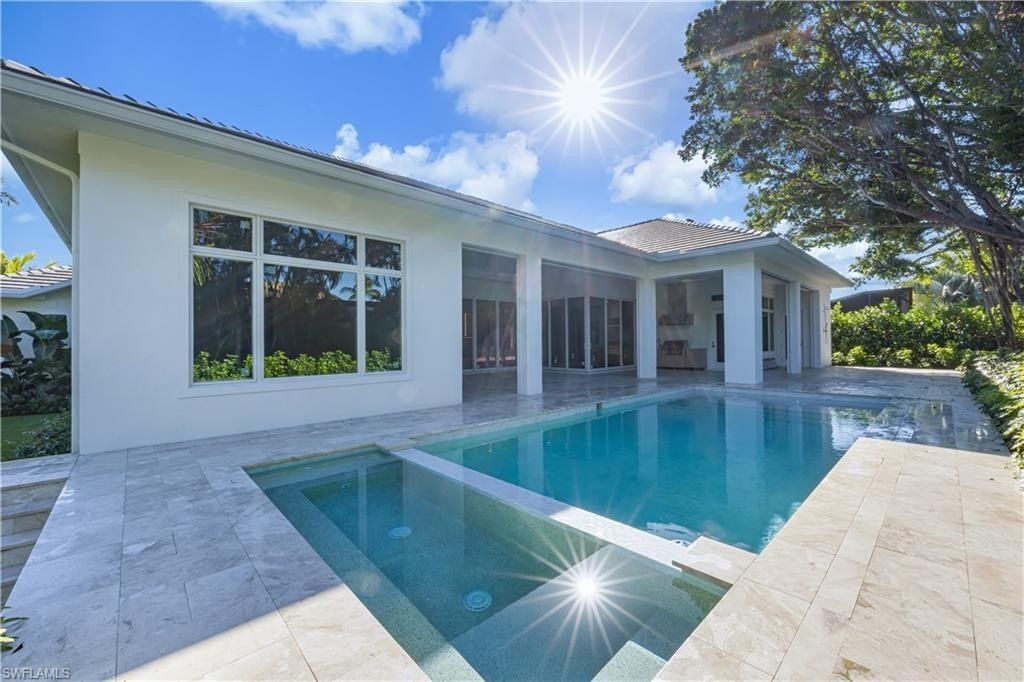 4851 Crayton Rd. Naples, FL 34103