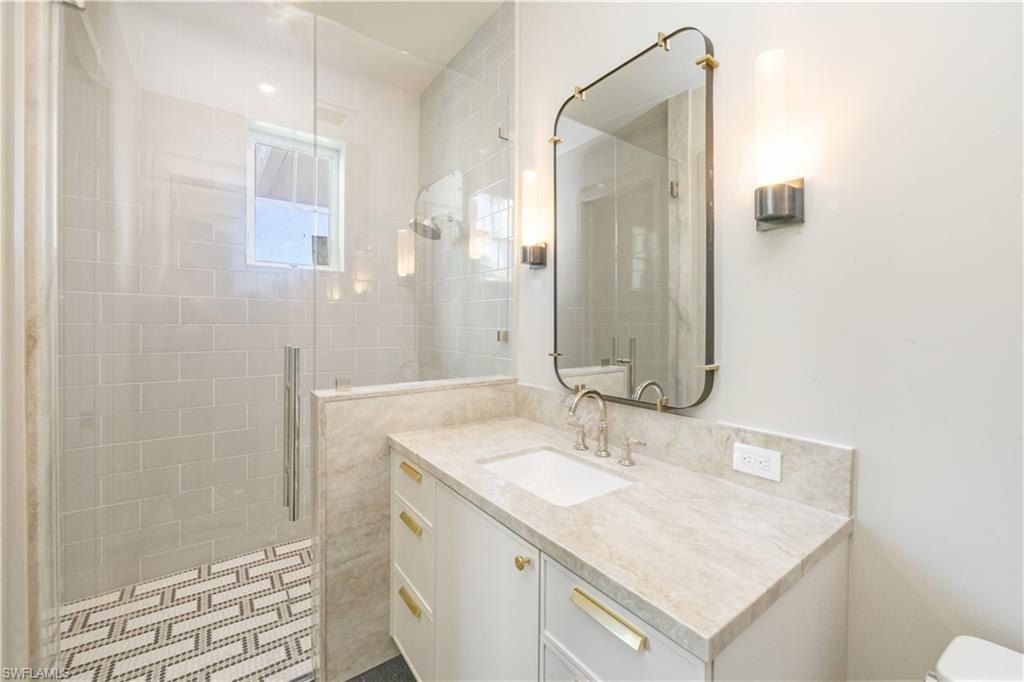 4851 Crayton Rd. Naples, FL 34103