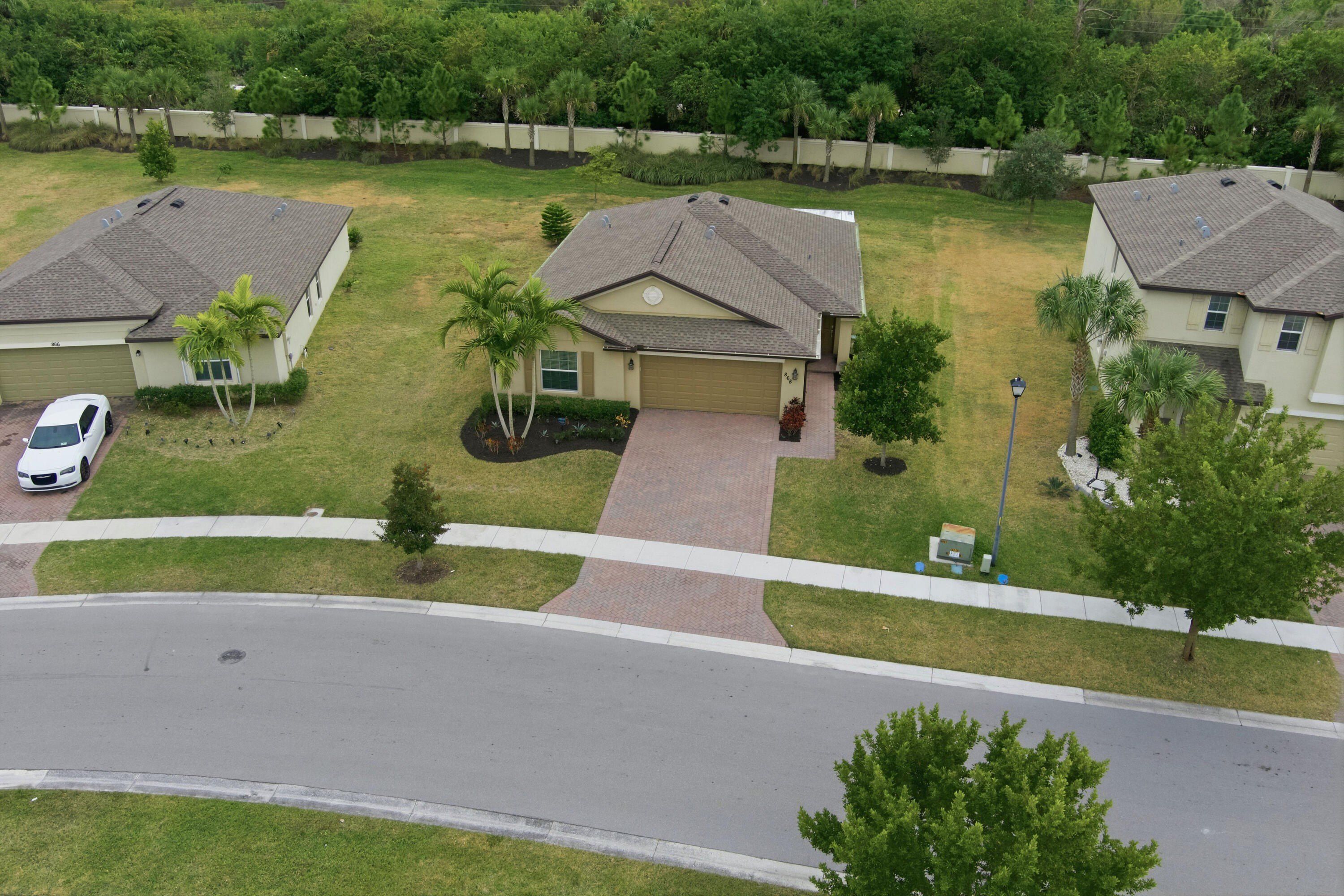 868 Bent Creek Drive. Fort Pierce, FL 34947