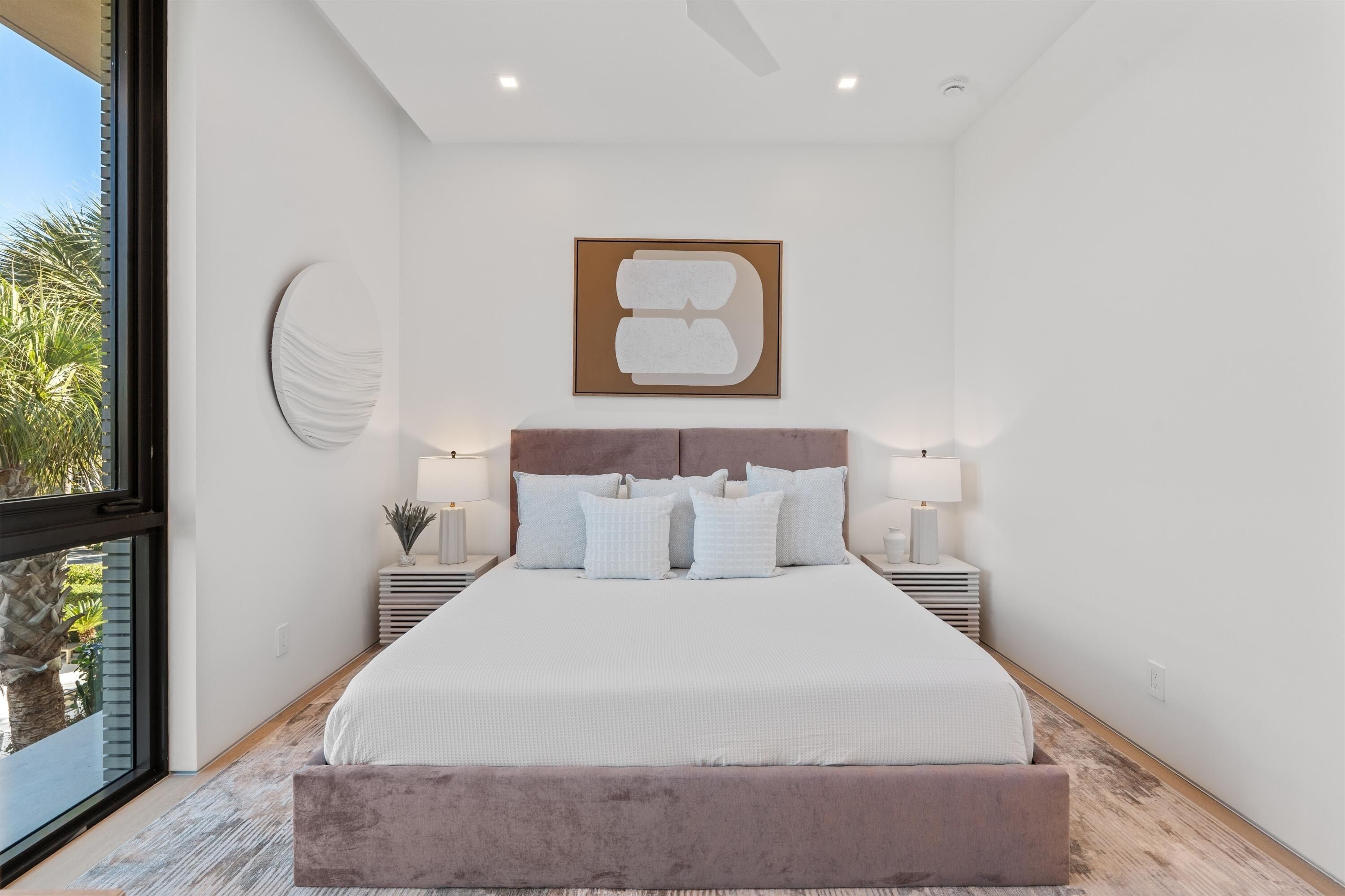 1136 Ne 9Th Avenue. Delray Beach, FL 33483