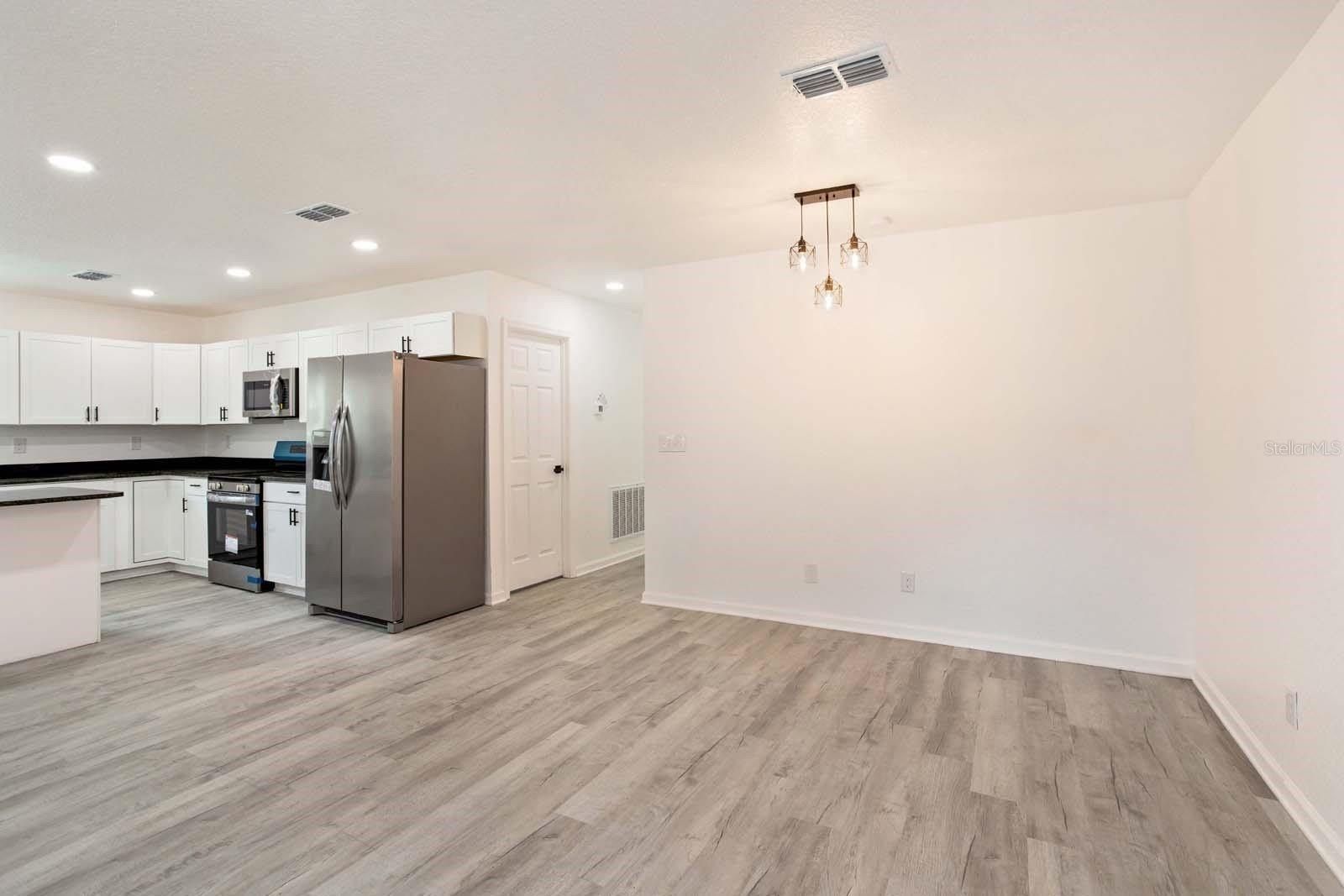 4817 Cr 686. Webster, FL 33597