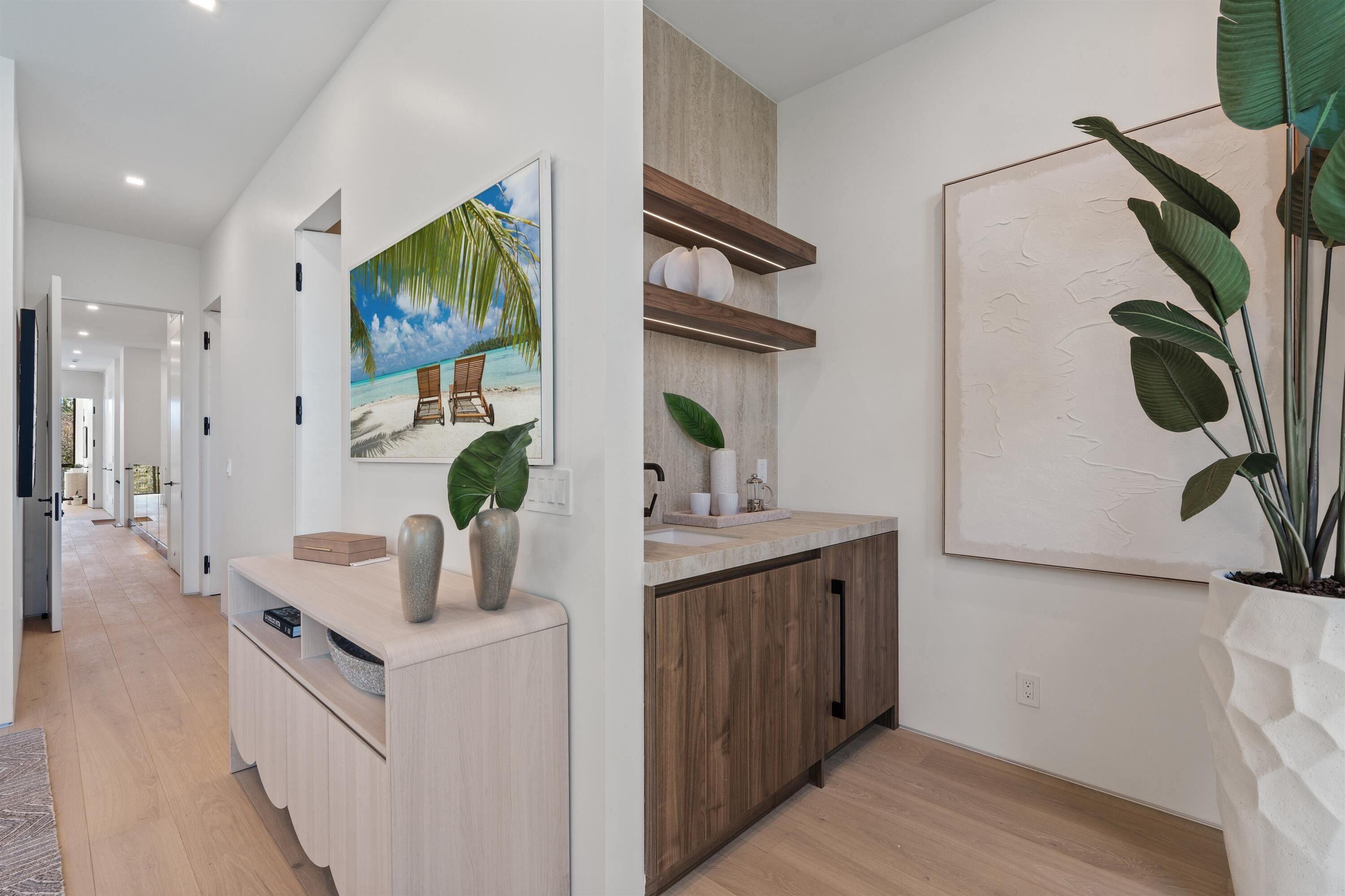 1136 Ne 9Th Avenue. Delray Beach, FL 33483