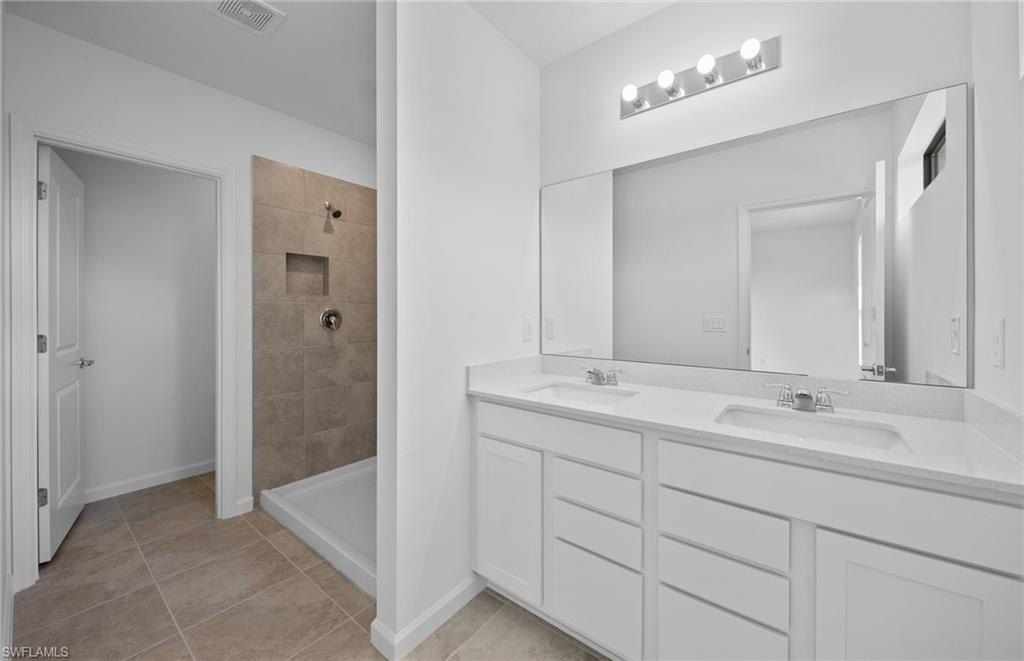 1691 Lake Jessup Cir Lot 155. Cape Coral, FL 33909