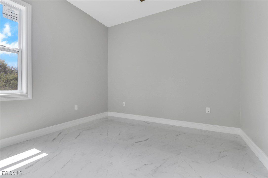 6021 Lindbrook Avenue. Fort Myers, FL 33905