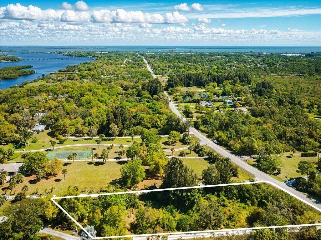 12405 Roseland Road. Sebastian, FL 32958