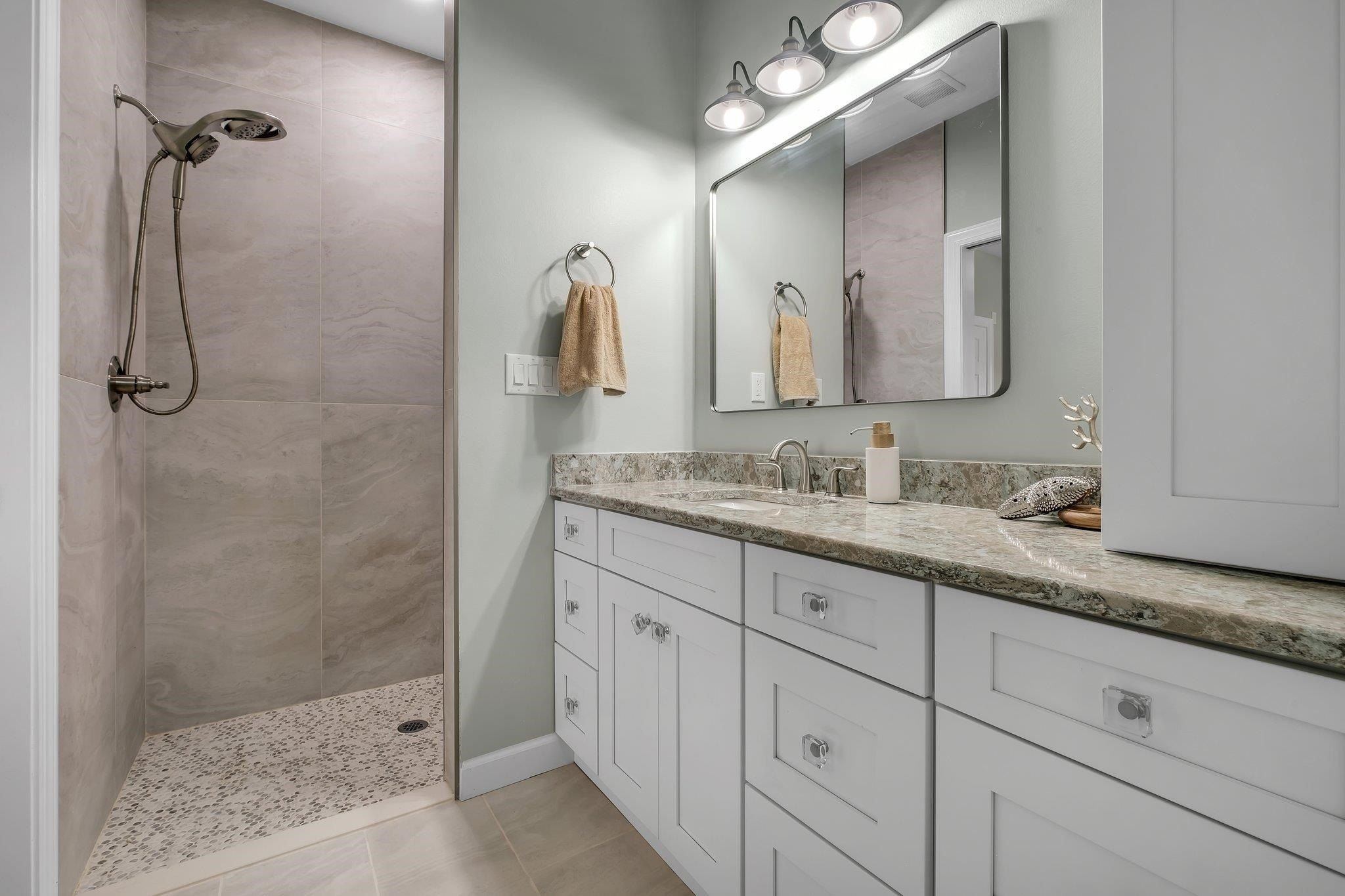 131 Delaware Street. Carrabelle, FL 32322