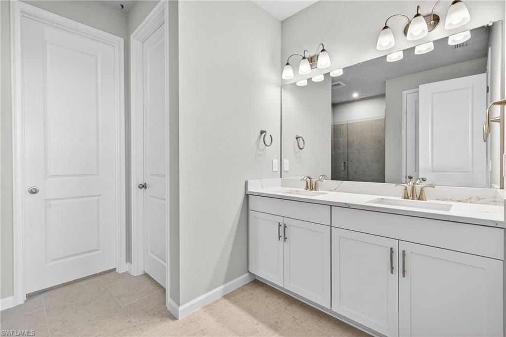 4563 Arboretum Cir Unit 202. Naples, FL 34112